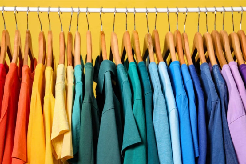 Bật mí ảnh hưởng của màu sắc quần áo đến sinh khí