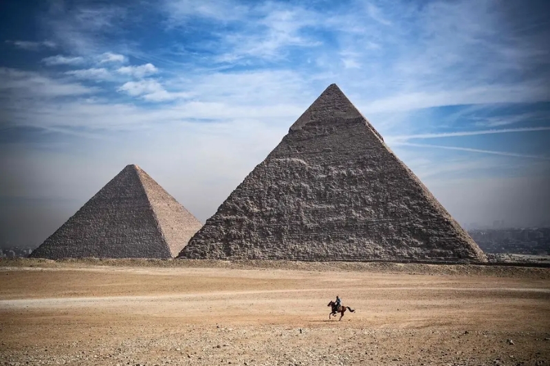 Kim tự tháp Giza 4.500 tuổi